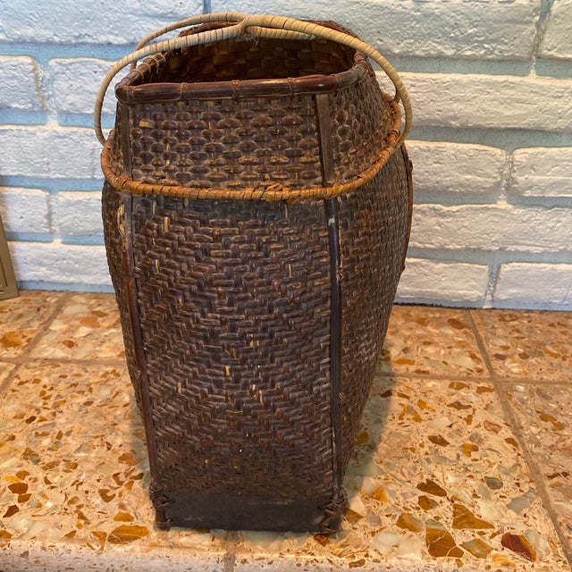 Antique Early 20th Century Woven Grain Basket From the Philippines For Sale - Image 4 of 10