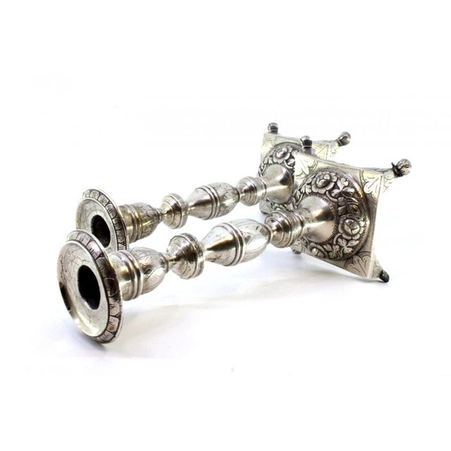 Engraved Silver Candlesticks with Chiseled Floral Motifs and Claw-Shaped Feet, Set of 2 For Sale - Image 4 of 9