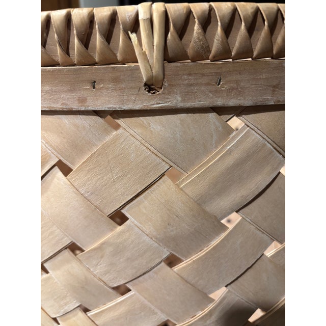 18 Inch Vintage Boho Style Late 1980s Coastal Handwoven Reed Storage Basket – Rounded Square Form For Sale - Image 10 of 14