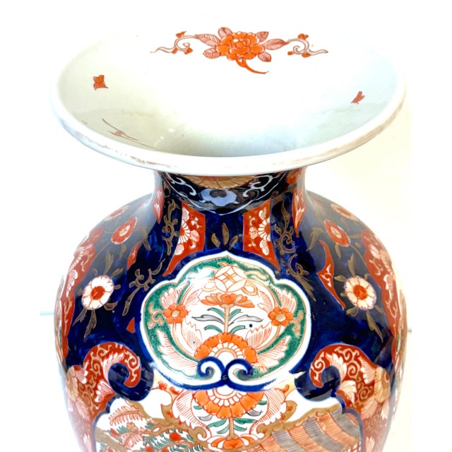 Large Meiji Period Imari Porcelain Garden Landscape Vase, Attributed to Fukagawa For Sale - Image 10 of 16