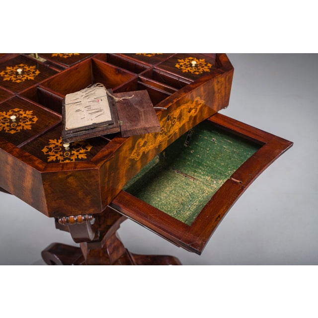 Biedermeier Sewing Worktable in Mahogany, 1850 For Sale - Image 9 of 17