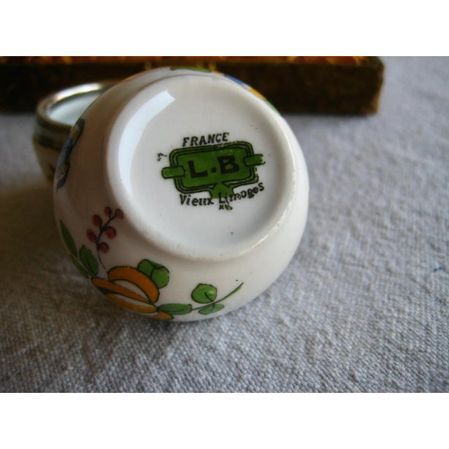 Limoges, France 1920s French Vintage Limoge Salt and Pepper Set in Original Box For Sale - Image 4 of 8