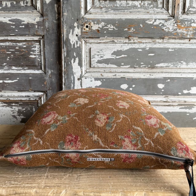 French Linen Accent Case– Jardin Havane 20 For Sale - Image 4 of 6