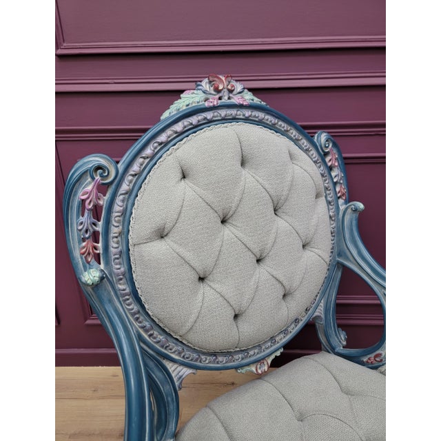 Gray 1970s French Provincial Living Room Set | Hand Carved Baroque Sofa & Armchairs | Blue and Rose Gold Ornate Tufted 4-Piece Set For Sale - Image 8 of 18