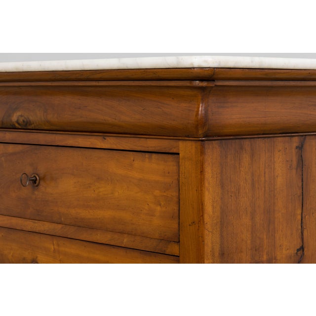 19th Century French Louis Philippe Walnut Chest of Drawers W/ Carrara Marble For Sale - Image 9 of 18