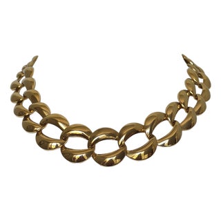 Napier Signed 1980s Gold Tone Graduated Curb Link Statement Necklace For Sale