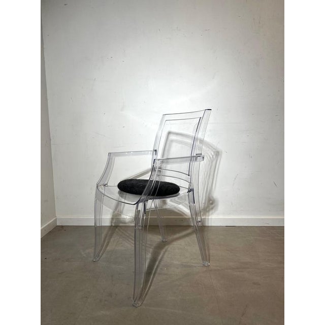 Stylish transparent armchair model “Arthur” by Siesta, executed in durable clear polycarbonate. This modern design piece...