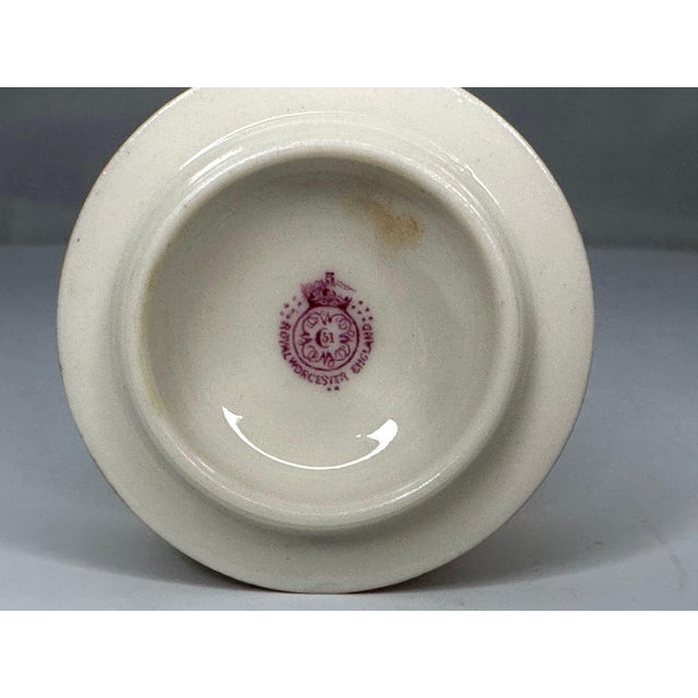 White Royal Worcester Blush Ivory Miniature Pot: Hand-Painted Robin, c. 1905 For Sale - Image 8 of 10