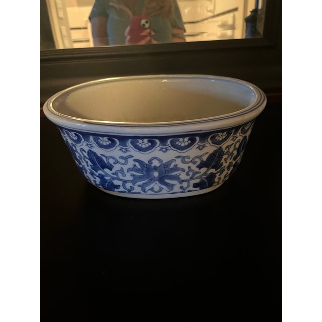1990s 1990s Blue and White Oval Planter For Sale - Image 5 of 5