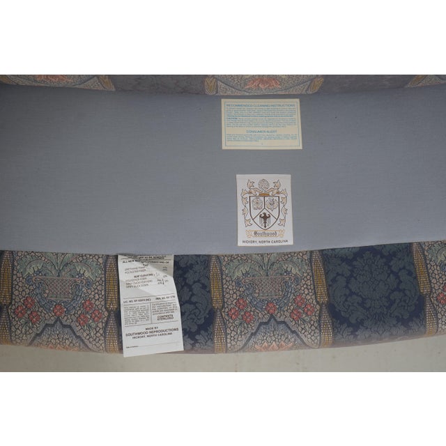 Southwood Queen Anne Mahogany Camelback Loveseat For Sale - Image 17 of 18