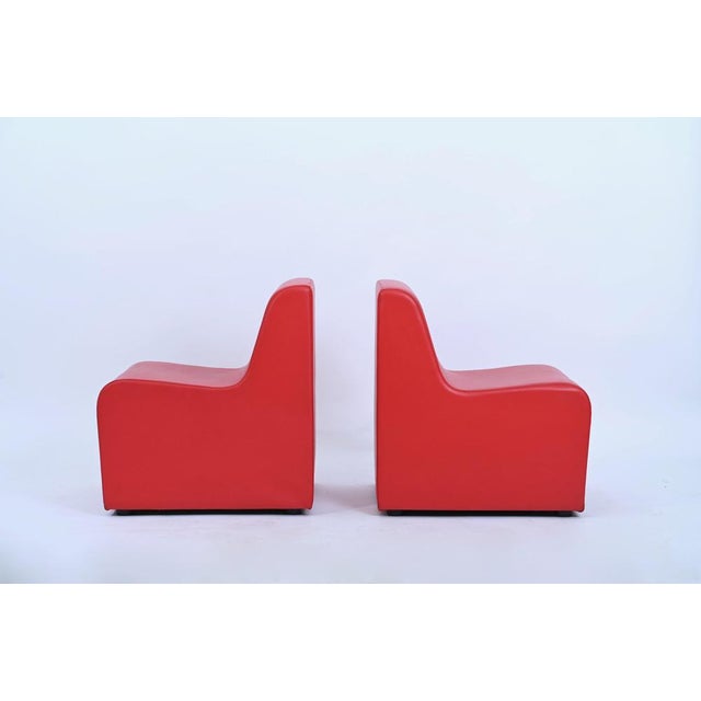 Mid-Century Modular Armchairs and Pouf in Red Leatherette, Italy, 1980s, Set of 3 For Sale - Image 10 of 17
