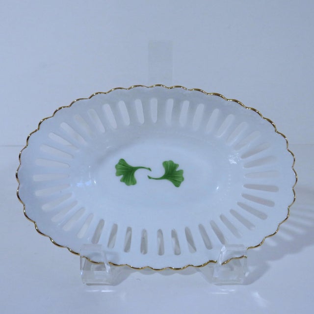 Traditional Vintage Porcelain Bowl With Ginkgo Leaves For Sale - Image 3 of 5