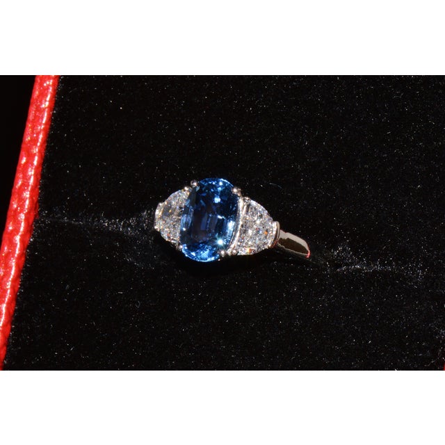 Gia Certified Natural 2.66cts if D Diamond Cornflower Blue Sapphire 950 Platinum 3 Stone Ring, Size 6 For Sale - Image 10 of 14