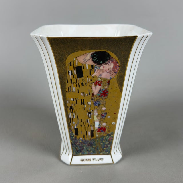 2000 - 2009 Limited Edition Artis Orbis The Kiss Vase in Porcelain by Gustav Klimt for Goebel, 2000s For Sale - Image 5 of 11