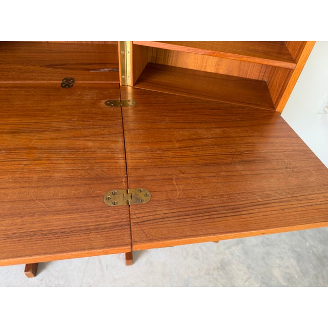 Mid-Century Danish Modern Teak “Magic Box” Folding Desk by Niels Erik Glasdam Jensen for Vantinge Møbelindustri For Sale In Miami - Image 6 of 18