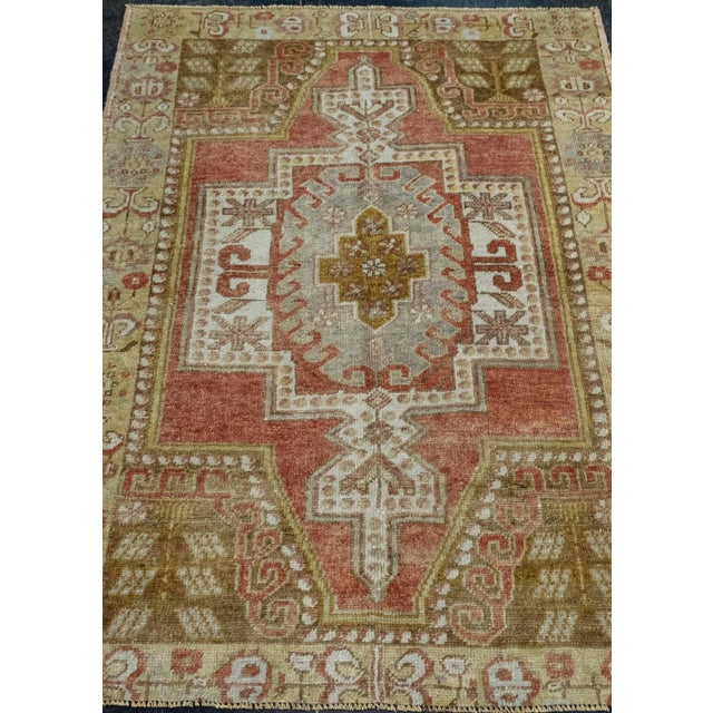 Turkish Vintage Rug 3'6" x 5' #16073 For Sale - Image 4 of 8
