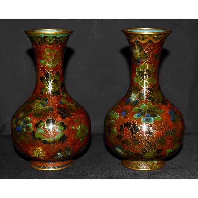 Vtg. Pair of Chinese Cloisonné Small Vases For Sale In Philadelphia - Image 6 of 14