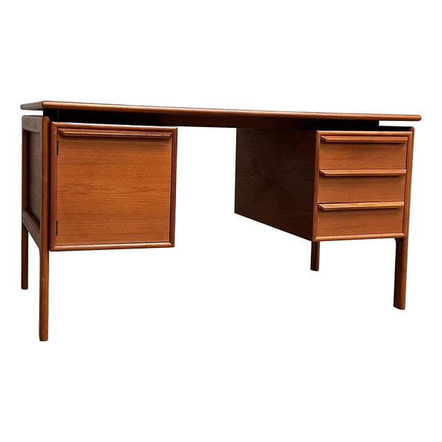 Vintage Danish Desk in Teak by GV Gasvig for GV Møbler, 1960s For Sale