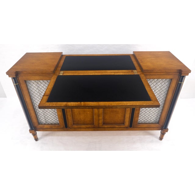 Flip Top Serving Tray Table 4 Doors Credenza Bar Server Sideboard MINT For Sale - Image 13 of 17