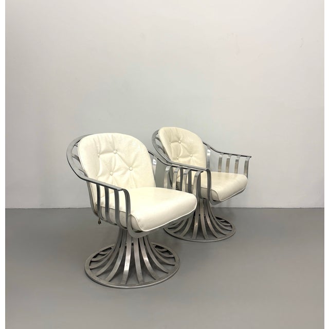 Mid-Century Modern Vintage Woodard Aluminum Swivel Lounge Chairs - Pair For Sale - Image 3 of 6
