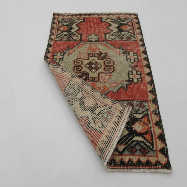 Mid-Century Modern Mini Vintage Rug For Sale - Image 3 of 4