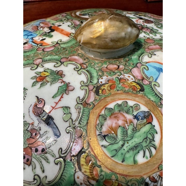 Ceramic Antique Chinese Porcelain Famille Rose Medallion Tureen With Scalloped Lid For Sale - Image 7 of 15