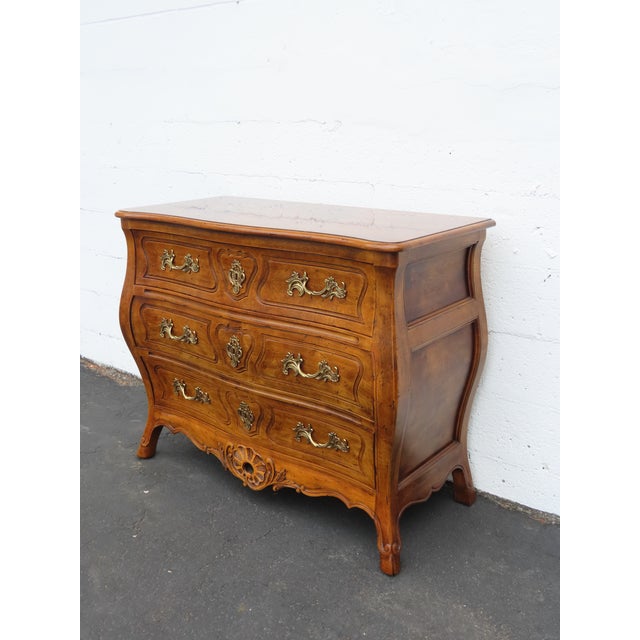 French Henredon Villandry Collection French Bombay Serpentine Chest Dresser 6591 For Sale - Image 3 of 16