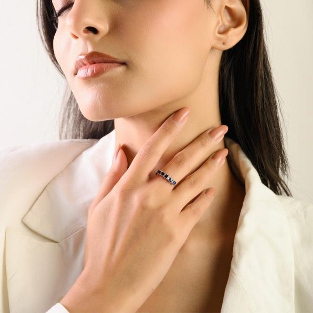 Navy Blue Natural Blue Sapphire Five Stone Ring With Baguette Diamonds in 14k Gold Size 6 For Sale - Image 8 of 14