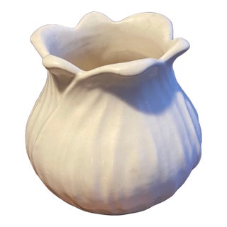 Art Pottery Red Wing Creamy White Tulip Vase - Rare For Sale
