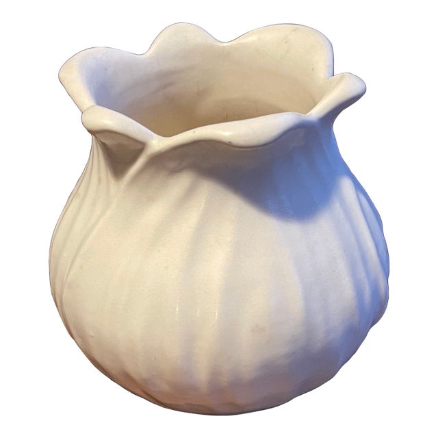 Art Pottery Red Wing Creamy White Tulip Vase - Rare For Sale