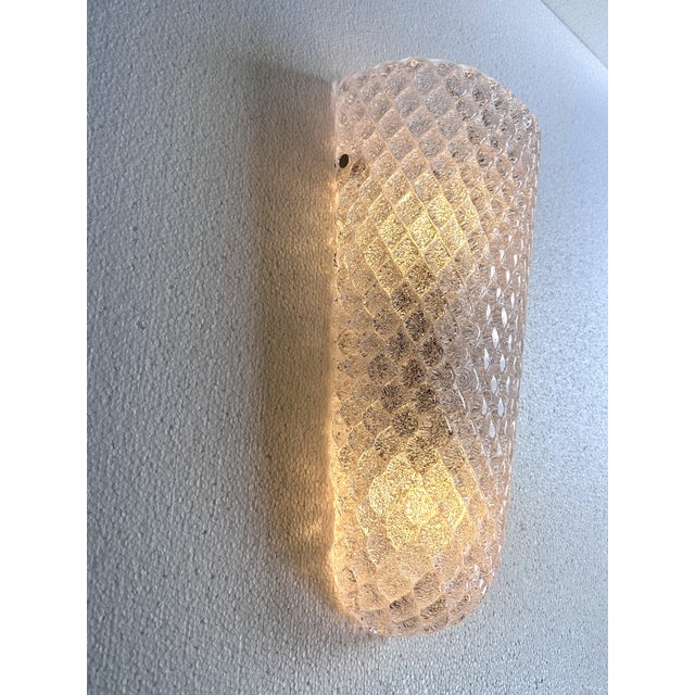 Mid-Century Modern Set of Two Mid-Century Modern Transparent "Graniglia" Rombus Murano Glass Wall Sconces For Sale - Image 3 of 7