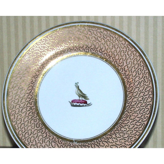 English Flight, Barr & Barr Worcester Porcelain Armorial Plate, Crest of Pullar Circa 1830 For Sale - Image 3 of 3