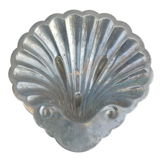 1890s S. Kirk & Sons Sterling Silver Clamshell Shape Bon Bon / Trinket Tray For Sale