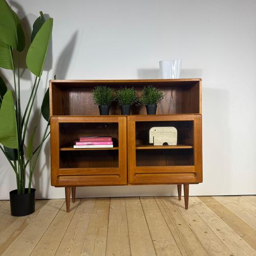 Brown Vintage Teak Bookcase with Glass Doors from Dyrlund, Denmark, 1960s For Sale - Image 8 of 15