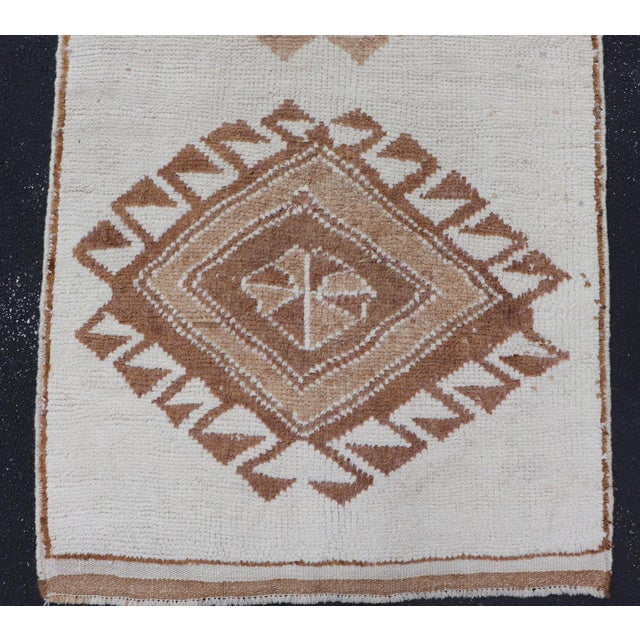 Vintage Turkish Tulu Runner With Ivory Field and Soft Brown Diamond Motifs For Sale - Image 9 of 11