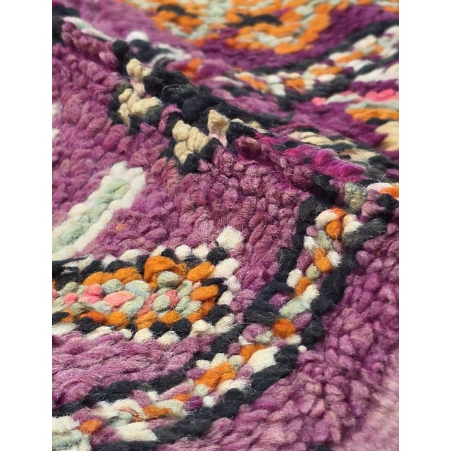 Vintage Boujad Rug – Handmade Moroccan Tribal Wool Carpet This vintage Boujad rug is a remarkable piece of Moroccan...