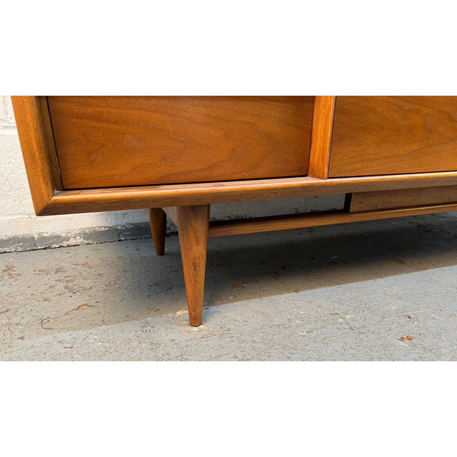 Kent Coffey Mid-Century "Eloquence" Walnut Dresser For Sale - Image 17 of 18