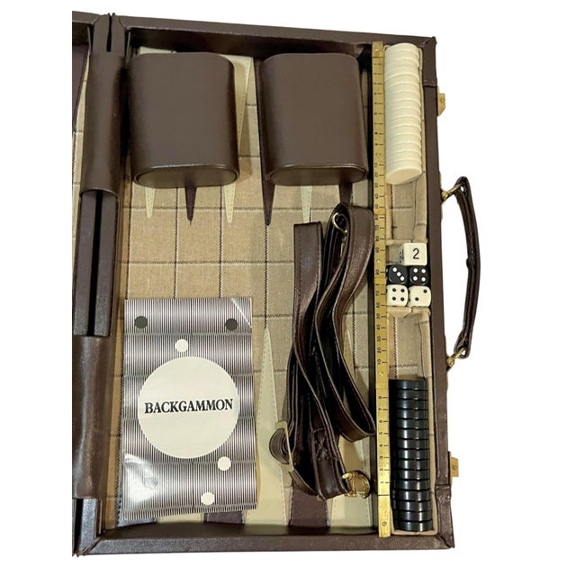 Cream Vintage Mid-Century Plaid Backgammon Game Set in Travel Case For Sale - Image 8 of 16