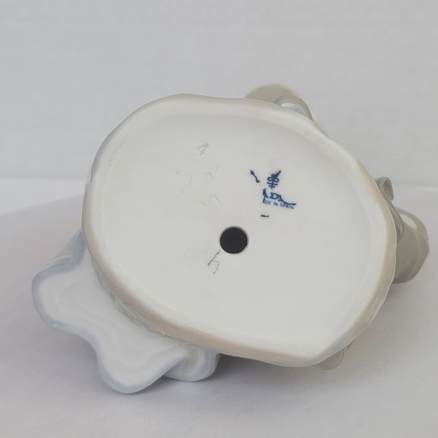 Vintage Lladro Spain Boy Meets Girl Little Couple Kissing Porcelain Figurine For Sale In Saint Louis - Image 6 of 18