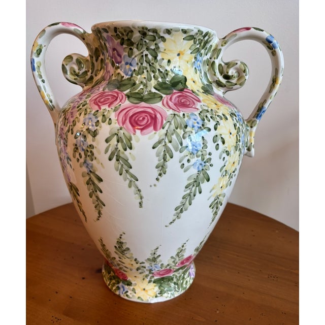 English 1980's Tabletops Unlimited English Garden by Don Swanson Hand Painted Double Handle Vase For Sale - Image 3 of 7