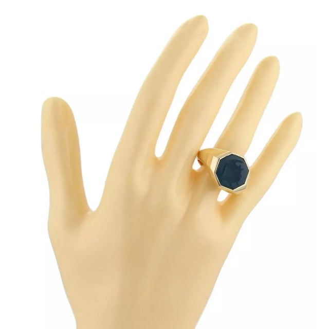 David Yurman Blue Agate Intaglio Octagon 18k Yellow Gold Ring Size 10.5 For Sale - Image 4 of 4