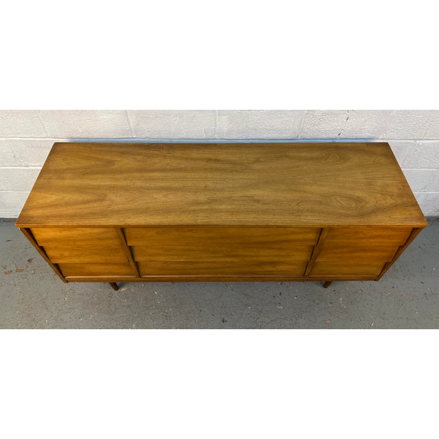 Dixie Vintage Nine Drawer Walnut Dresser by Dixie Furniture For Sale - Image 4 of 17