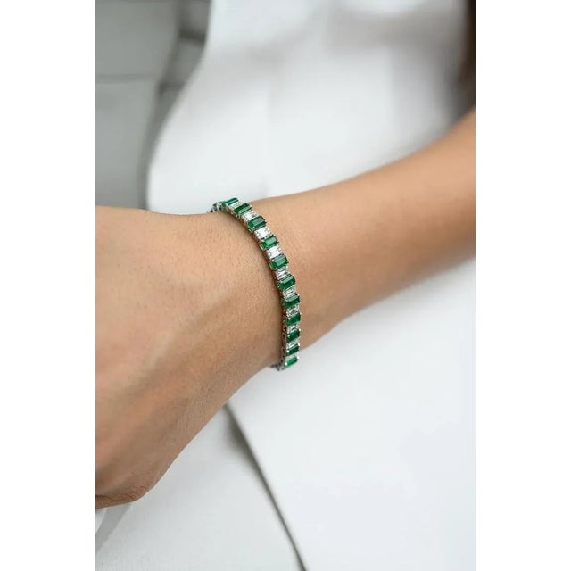 VR Jewels Artisian 7.86Ct Emerald Diamond Statement Tennis Bracelet in 18k Solid White Gold For Sale - Image 4 of 13