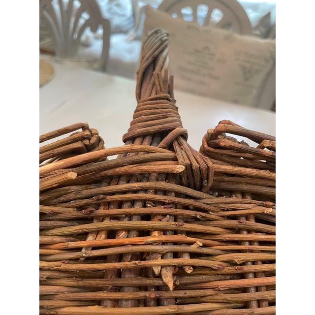 Vintage English-Style Split-Lid Willow Basket For Sale - Image 4 of 14