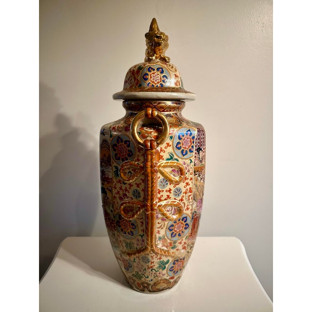 Antique Chinese Porcelain Rose Medallion Vase With Lid and Gilded Foo Dog For Sale - Image 4 of 12