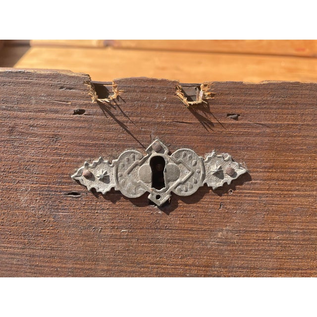 Antique Wood Trunk Immigrants Chest Dome Top Humpback Storage 19th Century For Sale In Philadelphia - Image 6 of 12