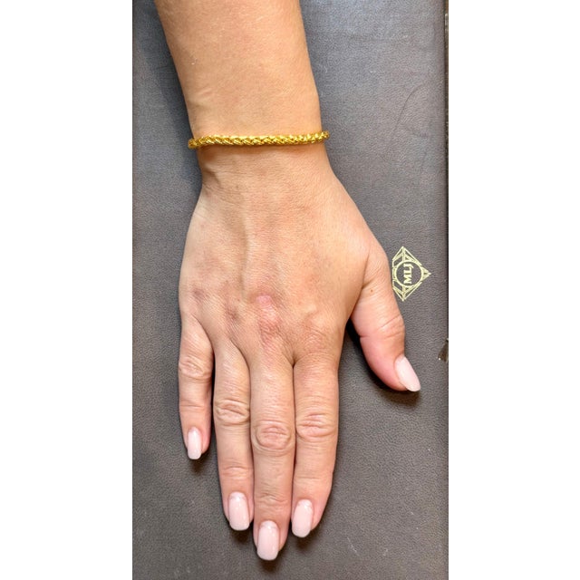 Vintage Love Nest Yellow Gold Woven Bracelet in 18 Kt Yellow Gold For Sale - Image 14 of 18