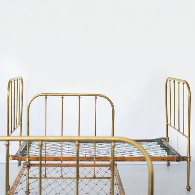 Antique Edwardian Brass Twin Beds, 1890s, Set of 2 For Sale - Image 4 of 18