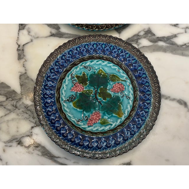 Late 19th Century Antique Majolica Grapevine Plates by Villeroy & Boch - A Pair For Sale - Image 10 of 18