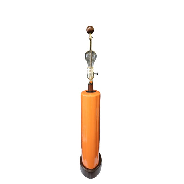 Wood Late 20th Century Robert Abbey Orange Ceramic Table Lamp With Wooden Base and Finial For Sale - Image 7 of 11